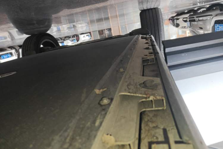 Used iCAR 03T 2024 501km Four-wheel Drive Long-Range Version Right Side Sill