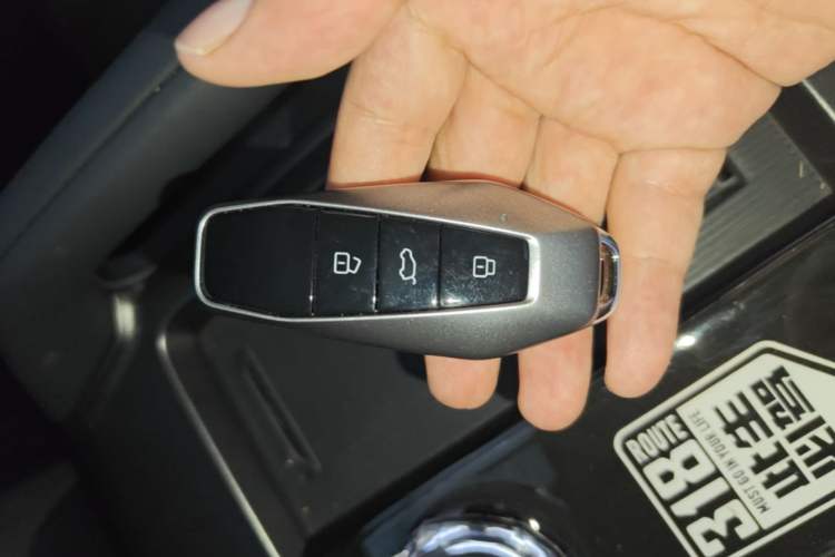 Used iCAR 03T 2024 501km Four-wheel Drive Long-Range Version Vehicle Key