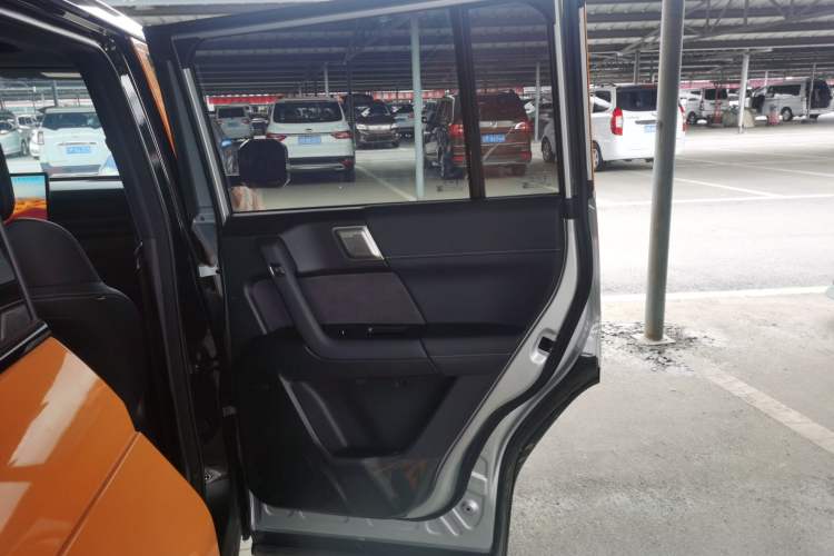 Used iCAR 03T 2024 501km Four-wheel Drive Long-Range Version Right Rear Door Interior
