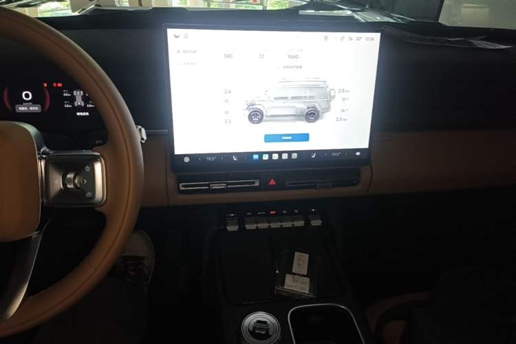 Used iCAR V27 2026 Model 200KM Four-Wheel Drive Falcon 700 Audio And AC Panel