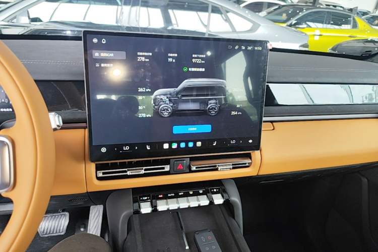 Used iCAR V27 2026 Model 200KM Four-Wheel Drive Falcon 500 Audio And AC Panel