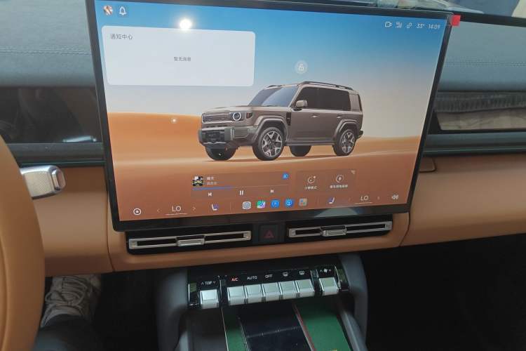 Used iCAR V27 2026 Model 200KM Four-Wheel Drive Falcon 700 Audio And AC Panel
