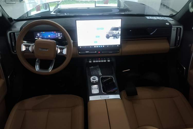 Used iCAR V27 2026 Model 200KM Four-Wheel Drive Falcon 500 Center Console
