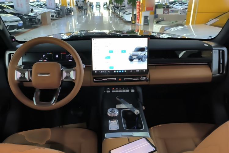 Used iCAR V27 2026 Model 200KM Four-Wheel Drive Falcon 500 Center Console