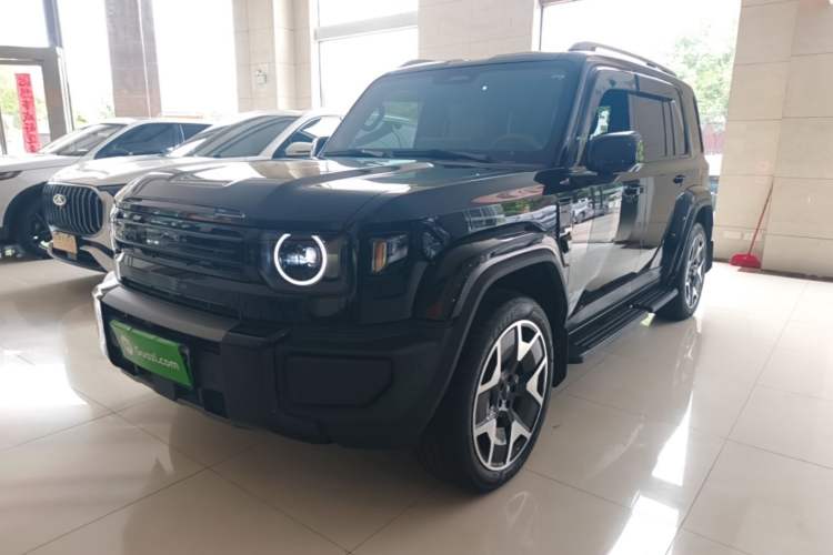 iCAR V27 2026 Model 200KM Four-Wheel Drive Falcon 500