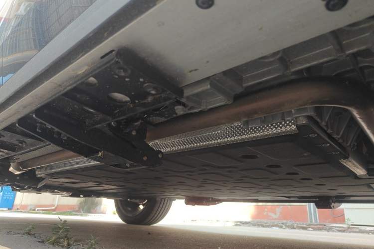 Used iCAR V27 2026 Model 200KM Four-Wheel Drive Falcon 700 Chassis Front Right