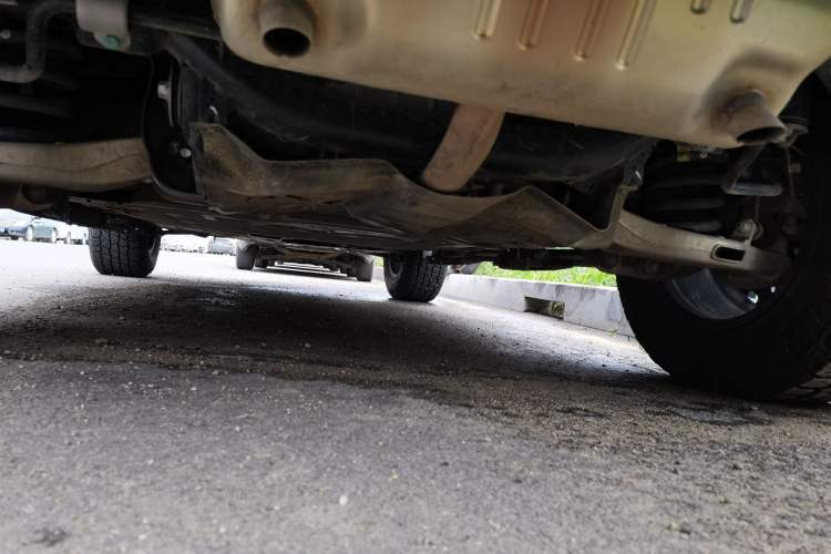 Used iCAR V27 2026 Model 200KM Four-Wheel Drive Falcon 500 Chassis Rear