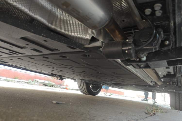 Used iCAR V27 2026 Model 200KM Four-Wheel Drive Falcon 700 Chassis Rear Right