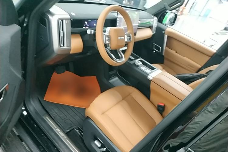 Used iCAR V27 2026 Model 200KM Four-Wheel Drive Falcon 500 Driver Seat