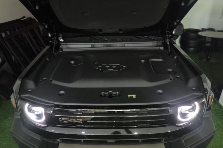 Used iCAR V27 2026 Model 200KM Four-Wheel Drive Falcon 700 Engine Bay