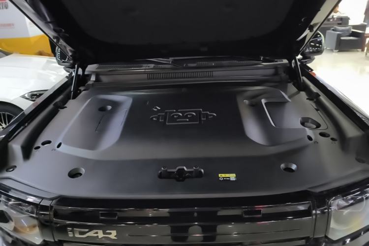 Used iCAR V27 2026 Model 200KM Four-Wheel Drive Falcon 500 Engine Bay