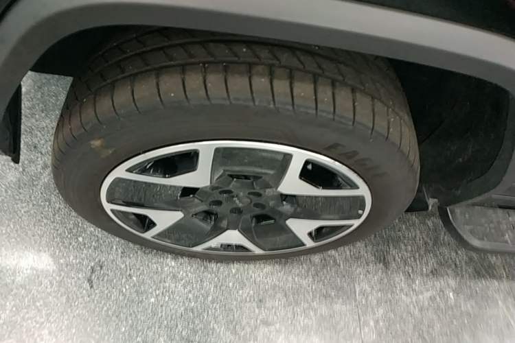 Used iCAR V27 2026 Model 200KM Four-Wheel Drive Falcon 500 Exterior 4