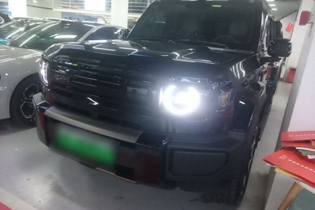 iCAR V27 2026 Model 200KM Four-Wheel Drive Falcon 700 usata