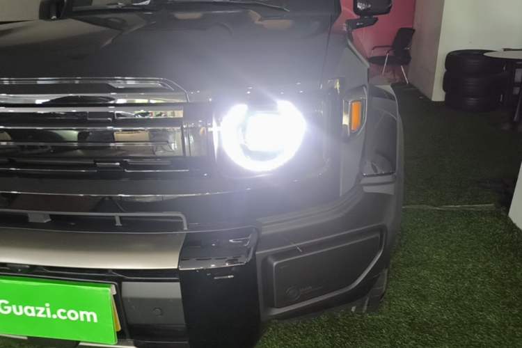 Used iCAR V27 2026 Model 200KM Four-Wheel Drive Falcon 700 Left Front Headlight