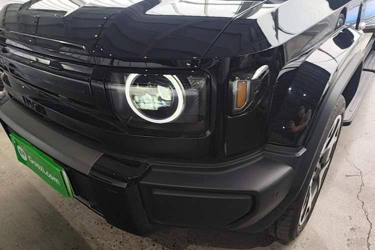Used iCAR V27 2026 Model 200KM Four-Wheel Drive Falcon 500 Left Front Headlight