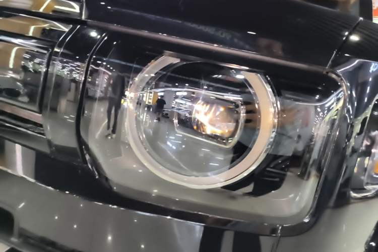 Used iCAR V27 2026 Model 200KM Four-Wheel Drive Falcon 500 Left Front Headlight
