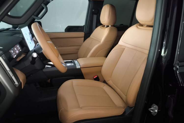 Used iCAR V27 2026 Model 200KM Four-Wheel Drive Falcon 700 Left Front Seat