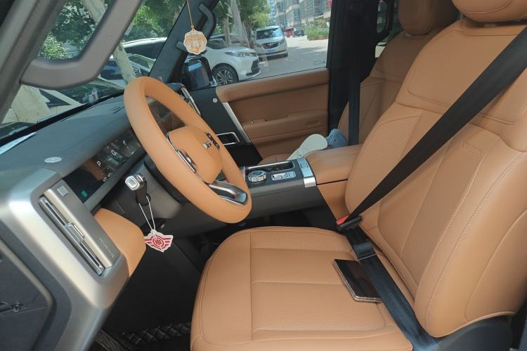 Used iCAR V27 2026 Model 200KM Four-Wheel Drive Falcon 700 Left Front Seat