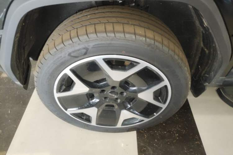 Used iCAR V27 2026 Model 200KM Four-Wheel Drive Falcon 500 Left Front Wheel Hub