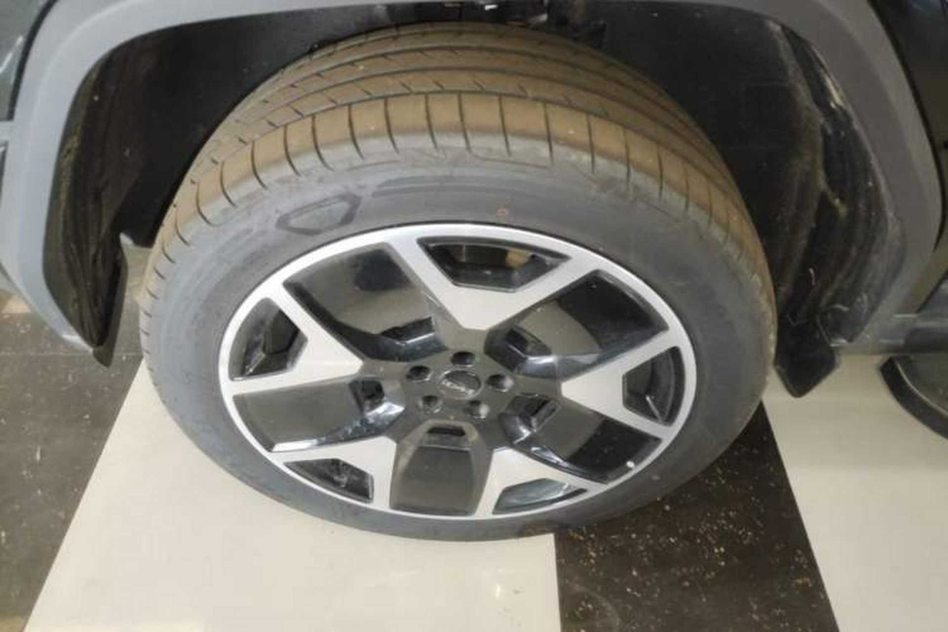 Used iCAR V27 2026 Model 200KM Four-Wheel Drive Falcon 500 Left Front Wheel Hub