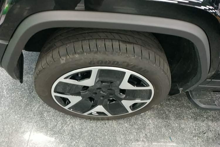 Used iCAR V27 2026 Model 200KM Four-Wheel Drive Falcon 500 Left Front Wheel Hub