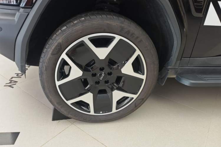 Used iCAR V27 2026 Model 200KM Four-Wheel Drive Falcon 500 Left Front Wheel Hub