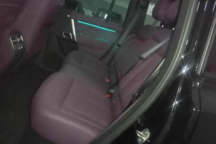 Used iCAR V27 2026 Model 200KM Four-Wheel Drive Falcon 700 Left Rear Seat