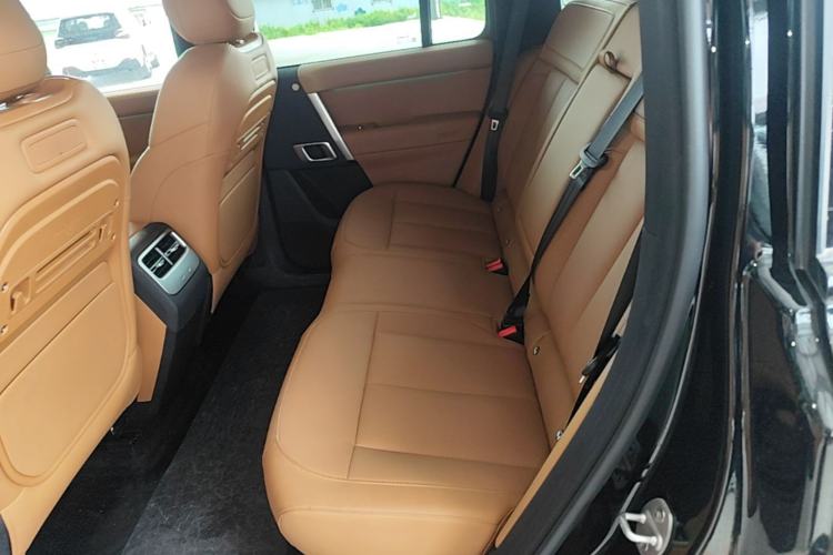 Used iCAR V27 2026 Model 200KM Four-Wheel Drive Falcon 500 Left Rear Seat