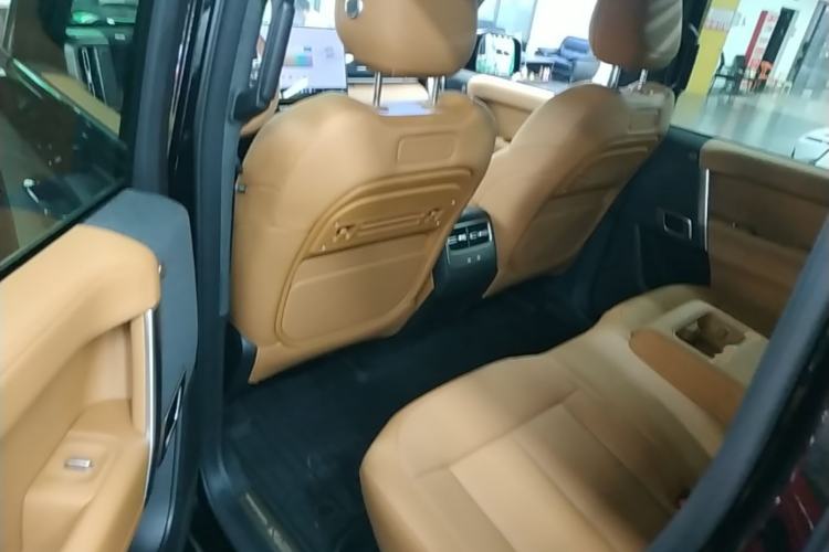 Used iCAR V27 2026 Model 200KM Four-Wheel Drive Falcon 500 Left Rear Seat