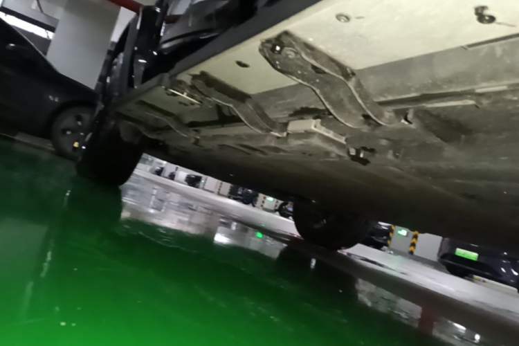 Used iCAR V27 2026 Model 200KM Four-Wheel Drive Falcon 700 Left Side Sill