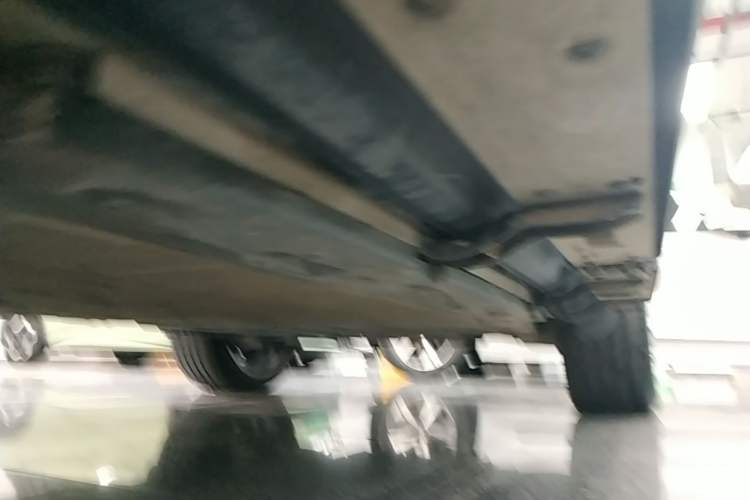 Used iCAR V27 2026 Model 200KM Four-Wheel Drive Falcon 500 Left Side Sill