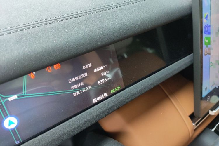 Used iCAR V27 2026 Model 200KM Four-Wheel Drive Falcon 700 Odometer Close Up