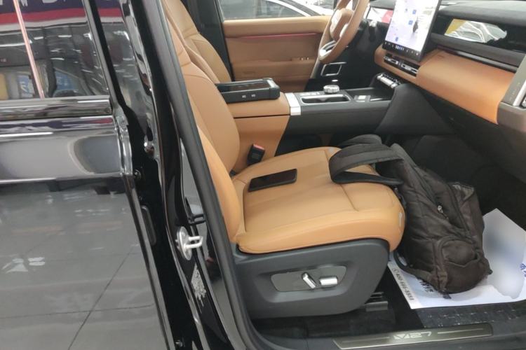 Used iCAR V27 2026 Model 200KM Four-Wheel Drive Falcon 500 Right Front Seat