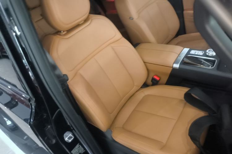 Used iCAR V27 2026 Model 200KM Four-Wheel Drive Falcon 500 Right Front Seat