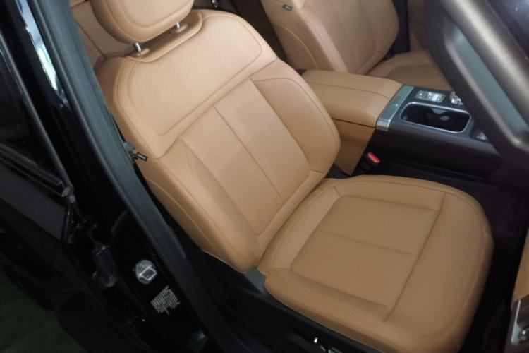 Used iCAR V27 2026 Model 200KM Four-Wheel Drive Falcon 700 Right Front Seat