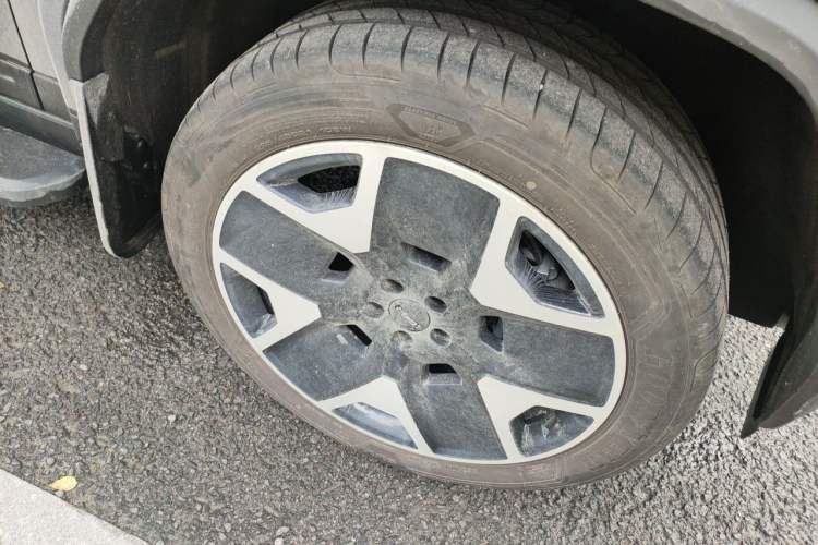 Used iCAR V27 2026 Model 200KM Four-Wheel Drive Falcon 700 Right Front Wheel Hub