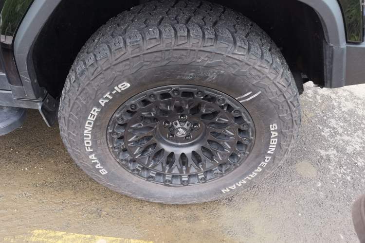 Used iCAR V27 2026 Model 200KM Four-Wheel Drive Falcon 500 Right Front Wheel Hub