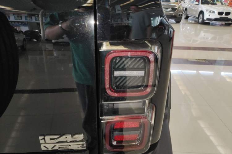 Used iCAR V27 2026 Model 200KM Four-Wheel Drive Falcon 500 Right Rear Taillight