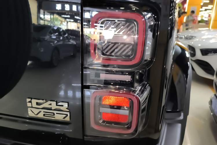 Used iCAR V27 2026 Model 200KM Four-Wheel Drive Falcon 500 Right Rear Taillight