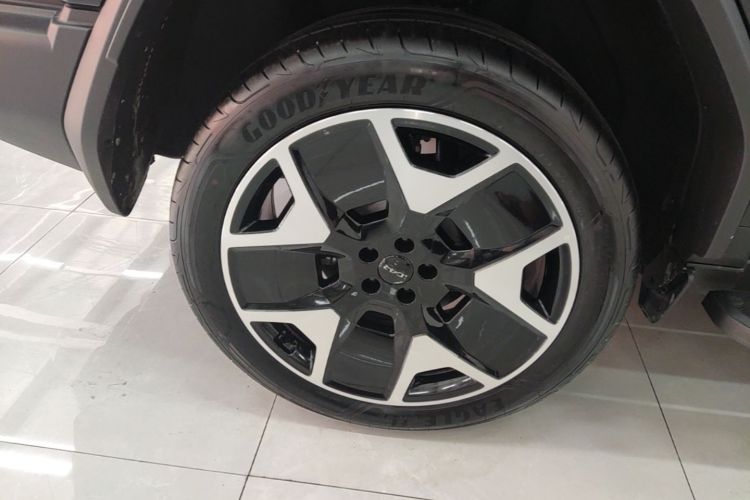 Used iCAR V27 2026 Model 200KM Four-Wheel Drive Falcon 500 Right Rear Wheel Hub