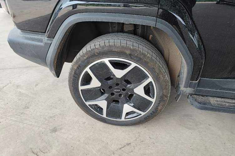 Used iCAR V27 2026 Model 200KM Four-Wheel Drive Falcon 500 Right Rear Wheel Hub