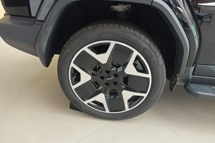Used iCAR V27 2026 Model 200KM Four-Wheel Drive Falcon 500 Right Rear Wheel Hub