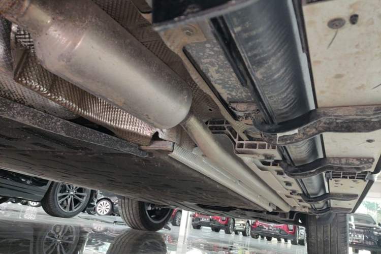 Used iCAR V27 2026 Model 200KM Four-Wheel Drive Falcon 500 Right Side Sill