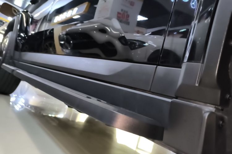 Used iCAR V27 2026 Model 200KM Four-Wheel Drive Falcon 500 Right Side Sill