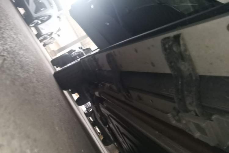 Used iCAR V27 2026 Model 200KM Four-Wheel Drive Falcon 700 Right Side Sill