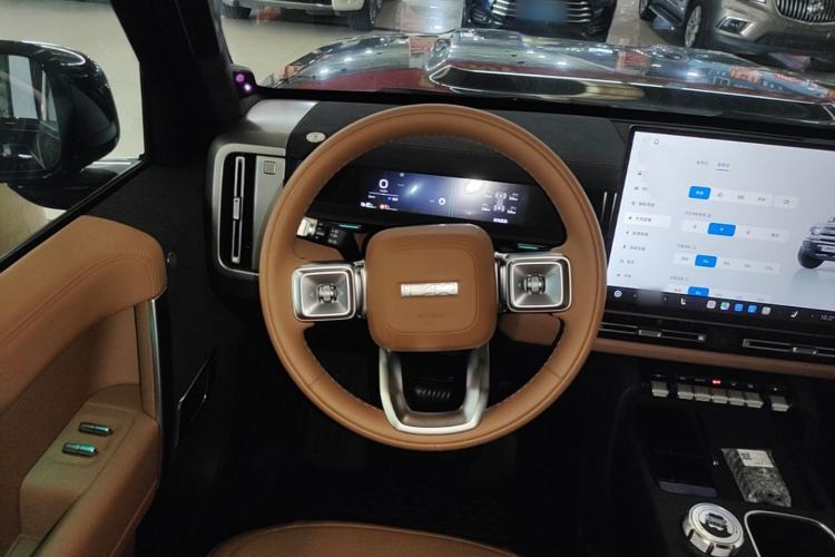 Used iCAR V27 2026 Model 200KM Four-Wheel Drive Falcon 500 Steering Wheel