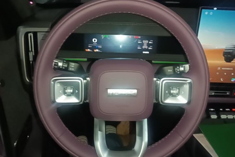Used iCAR V27 2026 Model 200KM Four-Wheel Drive Falcon 700 Steering Wheel