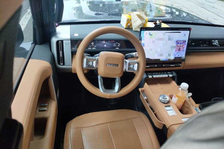 Used iCAR V27 2026 Model 200KM Four-Wheel Drive Falcon 700 Steering Wheel