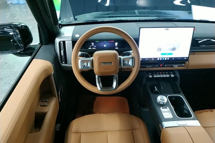 Used iCAR V27 2026 Model 200KM Four-Wheel Drive Falcon 500 Steering Wheel