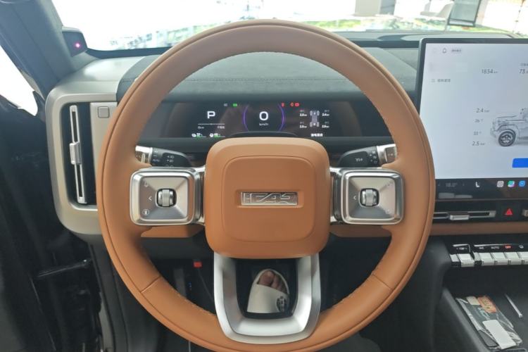Used iCAR V27 2026 Model 200KM Four-Wheel Drive Falcon 500 Steering Wheel